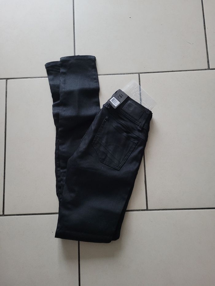 Jean noir 34 - photo numéro 6