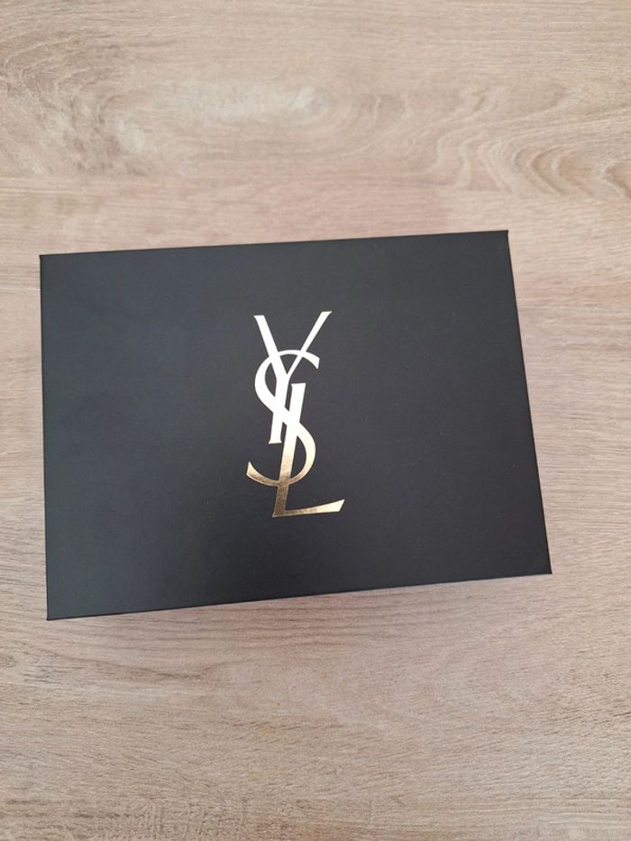 Coffret rouge à lèvres Yves Saint Laurent - photo numéro 4