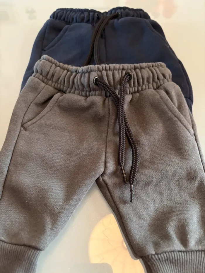 2 pantalons Hema