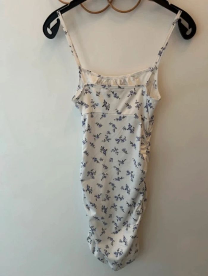 Robe moulante - photo numéro 2