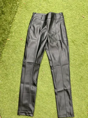 Pantalon simili cuir taille S
