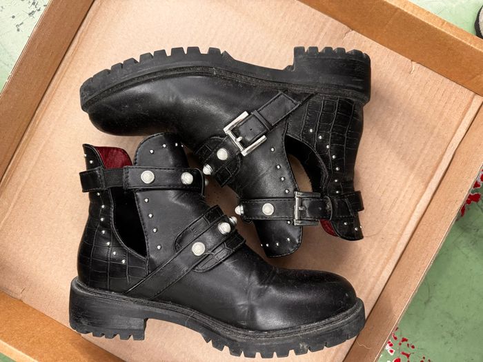 Bottines à clous ouvertes - photo numéro 3
