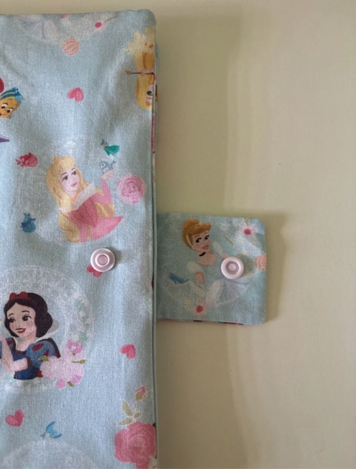 Protège carnet de santé thème Princesses - photo numéro 4