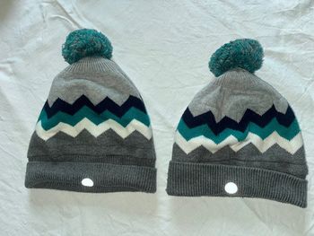 Lot bonnets + tour du cou