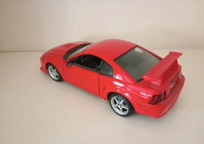 Miniature Ford mustang SVT Cobra 2000 1/18 - photo numéro 3