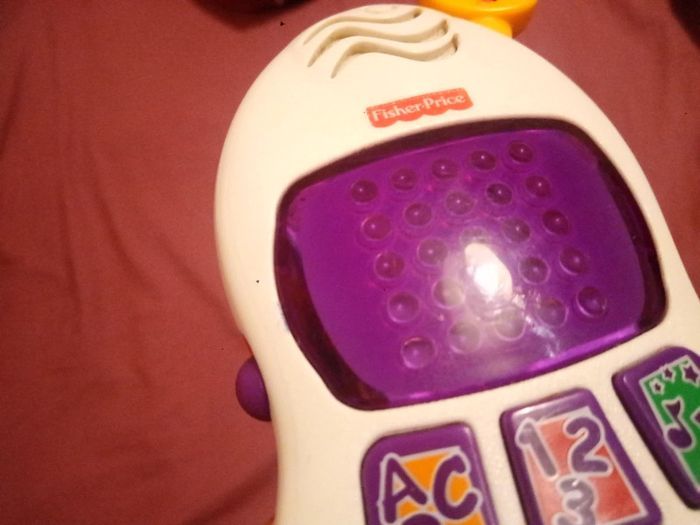 En Roumain téléphone éveil Fisher Price - photo numéro 5