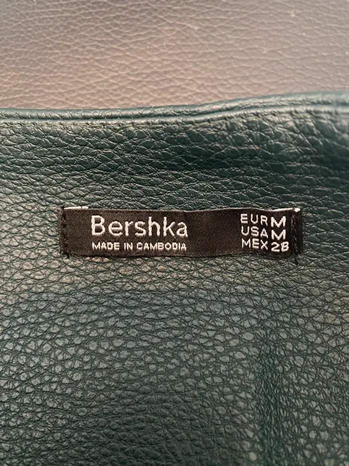 Jupe simili cuir vert foncé Bershka – taille M - photo numéro 3