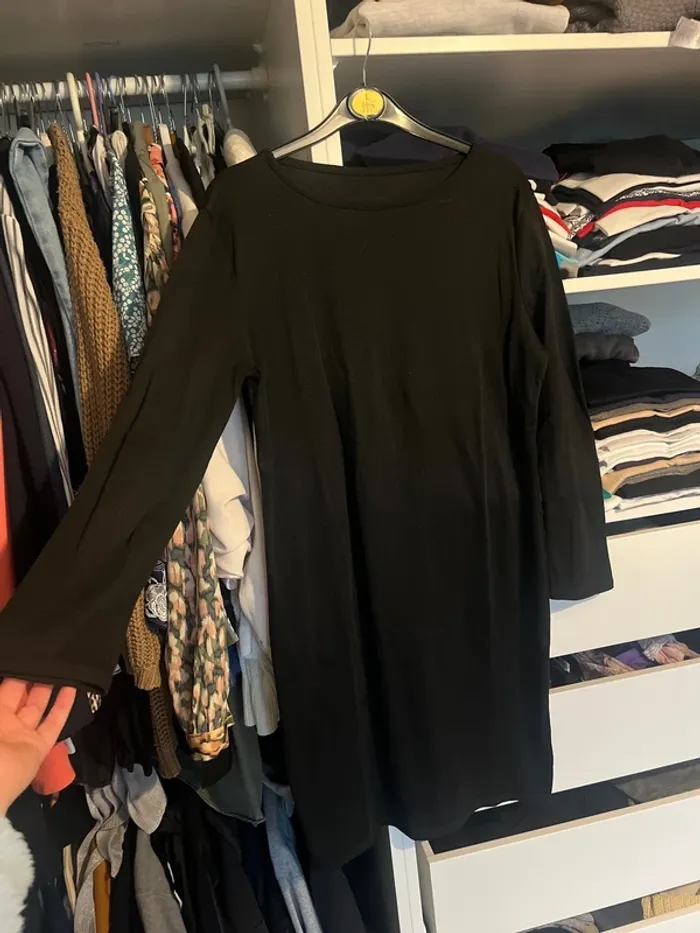 Robe noire simple