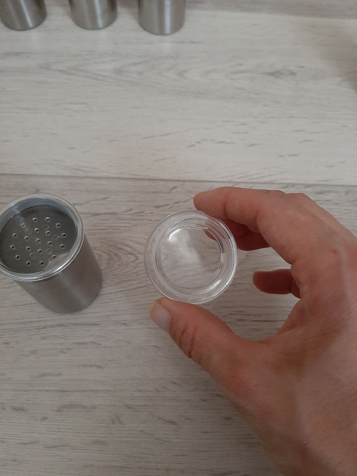 Lot de 12 pots à épices gris en très bon etat - photo numéro 7