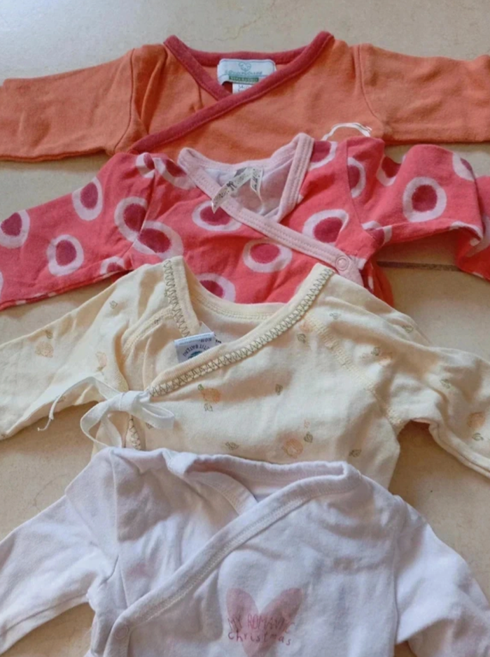 Lot de 4 bodies 1 mois - photo numéro 2