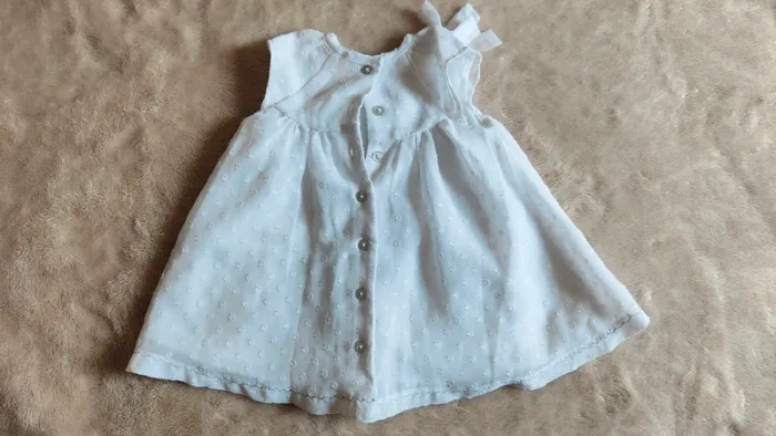 Robe 1 mois - photo numéro 2