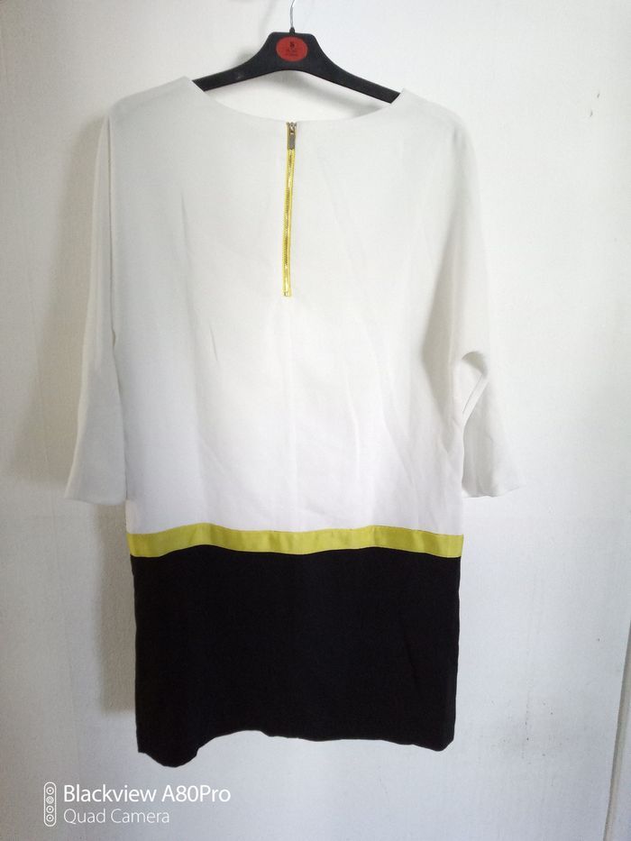 Robe courte blanc noir jaune T 40 - photo numéro 2