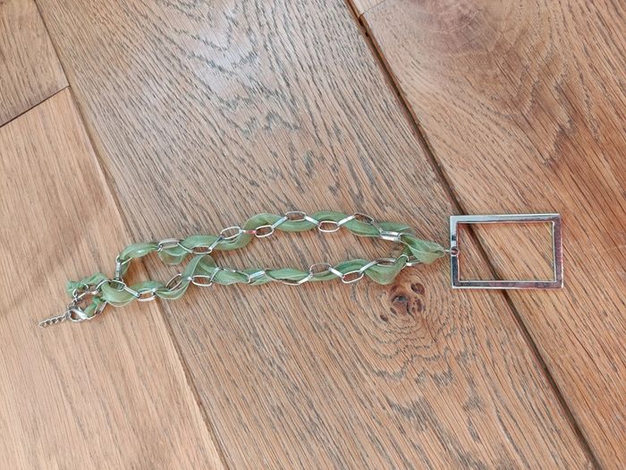 Collier vert fantaisie avec pendentif rectangulaire - photo numéro 2