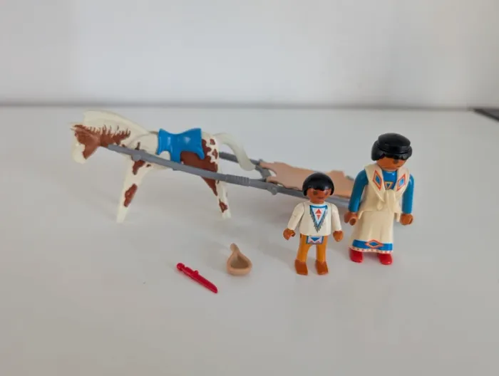Playmobil 3872 famille indienne avec traineau thème far west - photo numéro 2