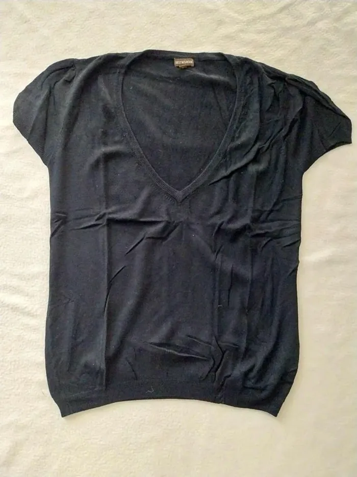 Pull noir leger col V T2 - photo numéro 2