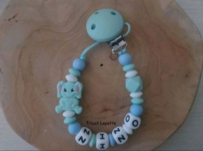 Attache tétine éléphant