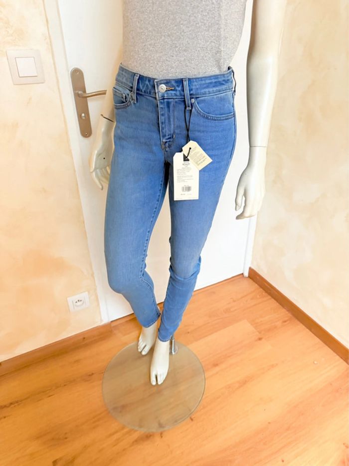 Jean Levi’s 711 Skinny – Taille 28/32 – Bleu clair – Neuf avec étiquette - photo numéro 18