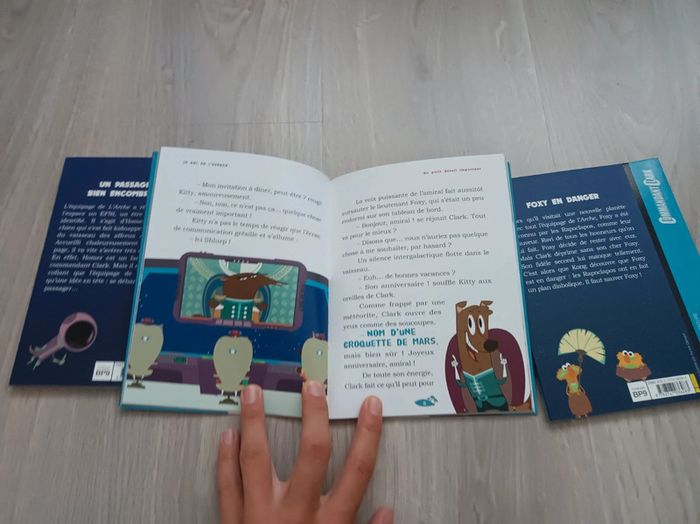 Lot de 3 livres Commandant Clark-1 Un passager bien encombrant/2 Le bal de l'espace/3 Foxy en danger - photo numéro 13