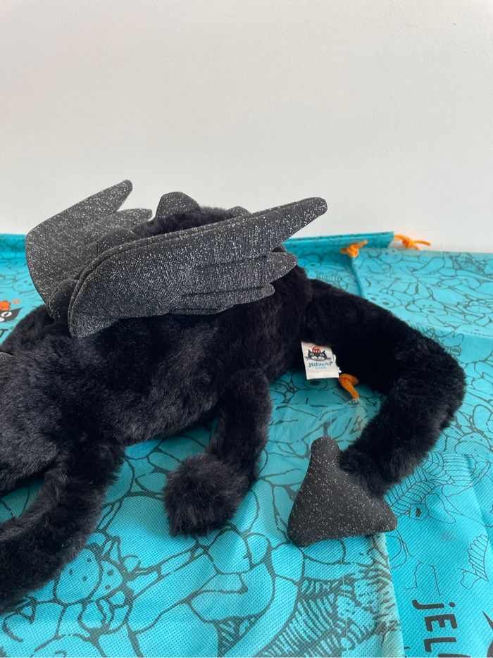 Peluche JELLYCAT ONYX DRAGON LARGE 🖤 - photo numéro 4