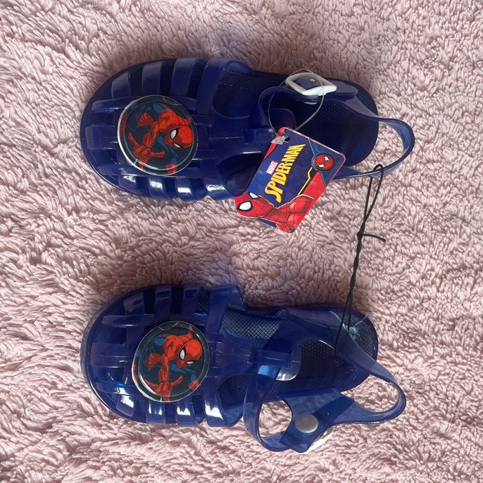 Fifi  Spiderman