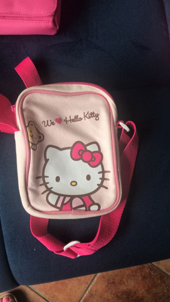 Lot 4 accessoires Hello Kitty +casquette offerte - photo numéro 5