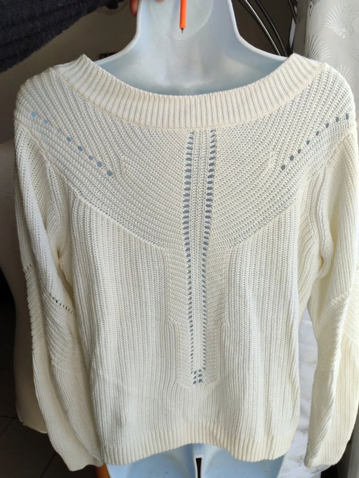 Joli pull col V - photo numéro 3