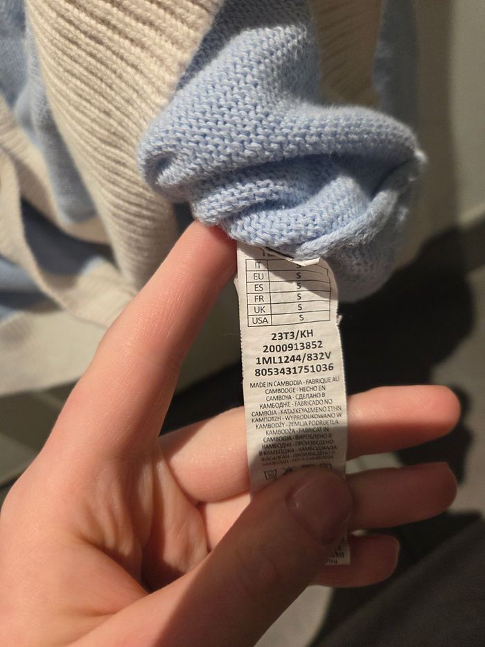 Cardigan bleu et blanc avec bouton doree - photo numéro 5