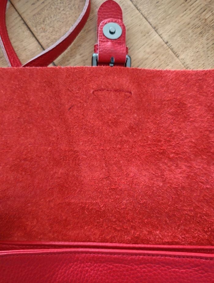 Sac bandoulière en cuir véritable comme neuf - photo numéro 3