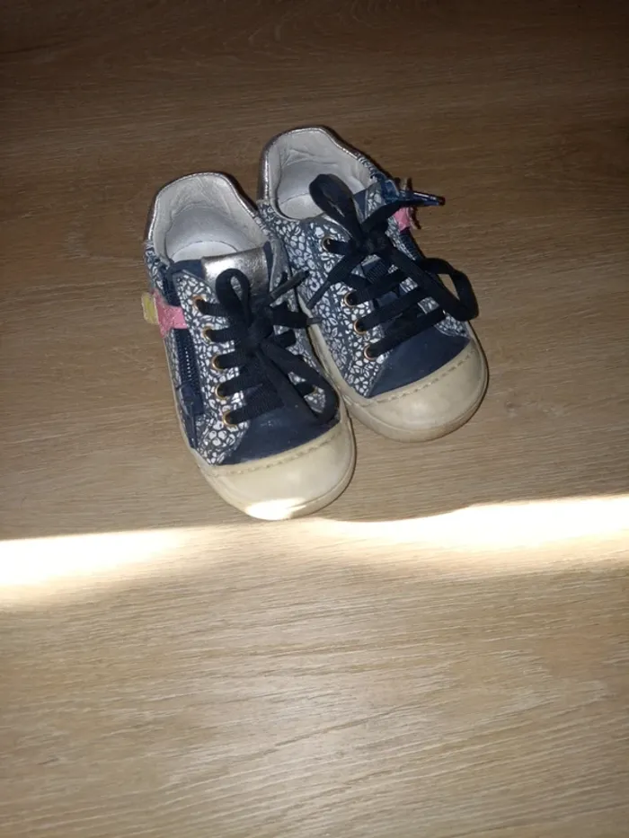 Chaussures en cuir  et daim