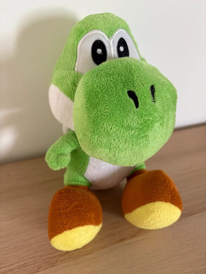 Peluche yoshi