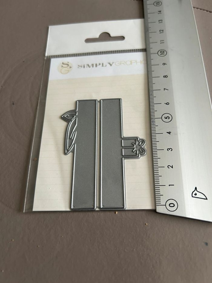Double dies étiquettes neuf Simply Graphic - photo numéro 2