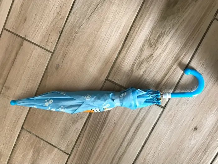 Parapluie bleu enfant - photo numéro 2