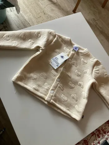 Cardigan à cœur, petit bateau, 3 ans