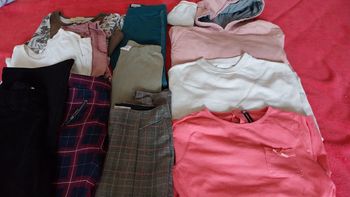 1 lot de 11 vêtements fille 7 ans