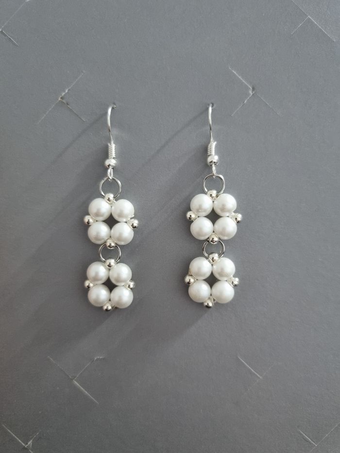 boî d'oreilles perles blanches argentées neuf - photo numéro 2