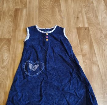 robe courte velours bleu poche avec papillon brodé taille 6ans