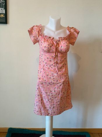 Robe d’été rose à fleur en très bon état taille M SHEIN