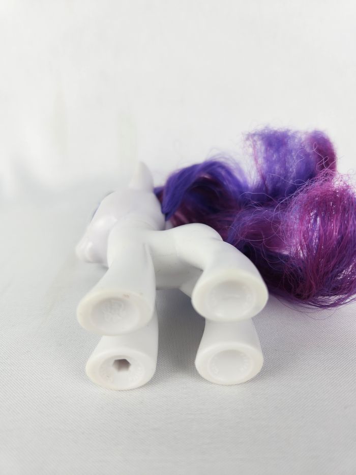 My Little Pony MLP Rarity - G4 Licorne Blanche Crinière Violette - photo numéro 5