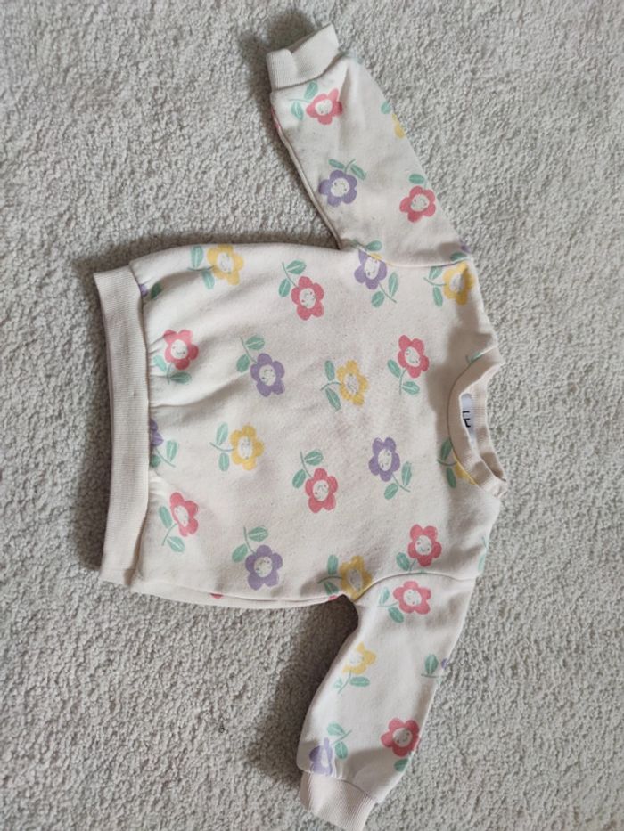 Ensemble fleuri 6 mois bébé fille - photo numéro 2