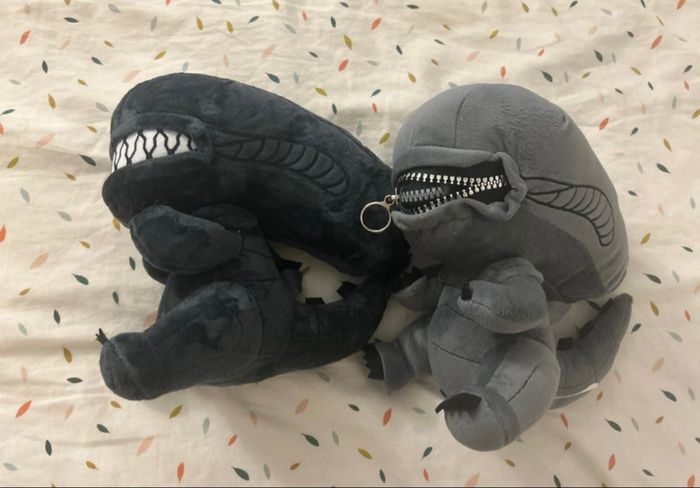 Peluches neuves Alien 25cm Xenomorphe peluche - photo numéro 4