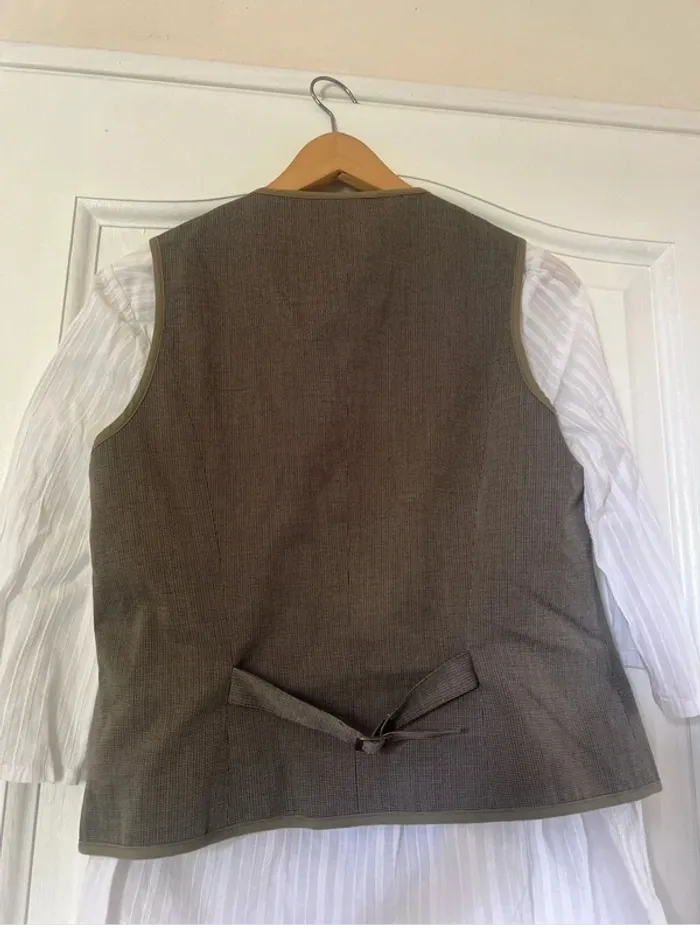 Gilet sans manches vintage - taille 42 - en très bon état - photo numéro 2