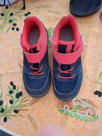 Chaussures de marches quechua 33