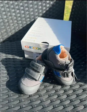 Basket Geox, neuve, taille 18
