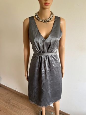 Robe grise argentée sans manches Naf Naf taille 38 jamais portée