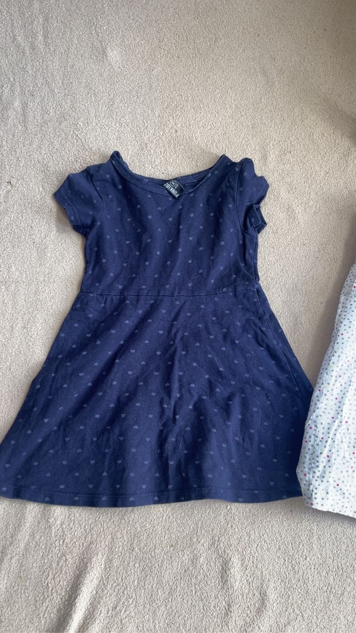 Lot de robe 4ans - photo numéro 2