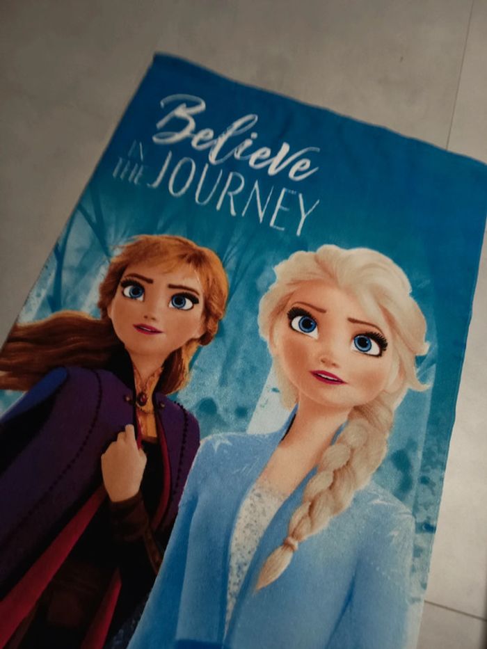 Serviette de bain reine des neiges Frozen 2 - photo numéro 2