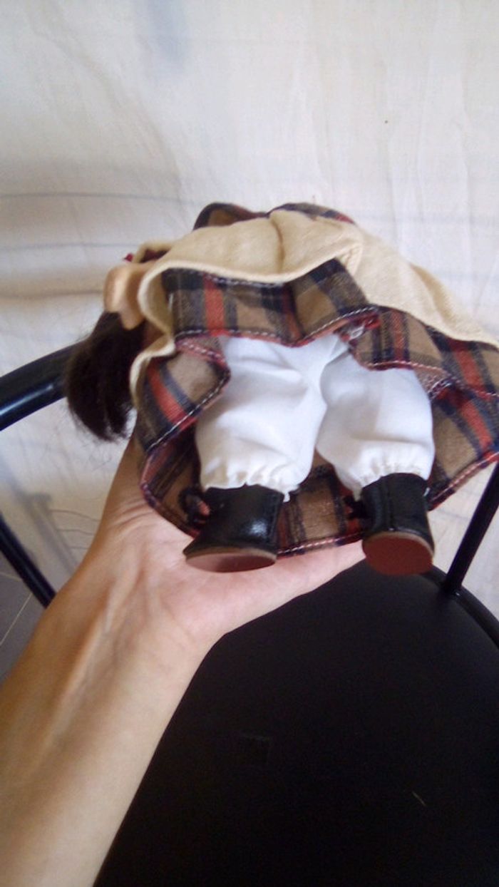 Poupée en porcelaine - photo numéro 5