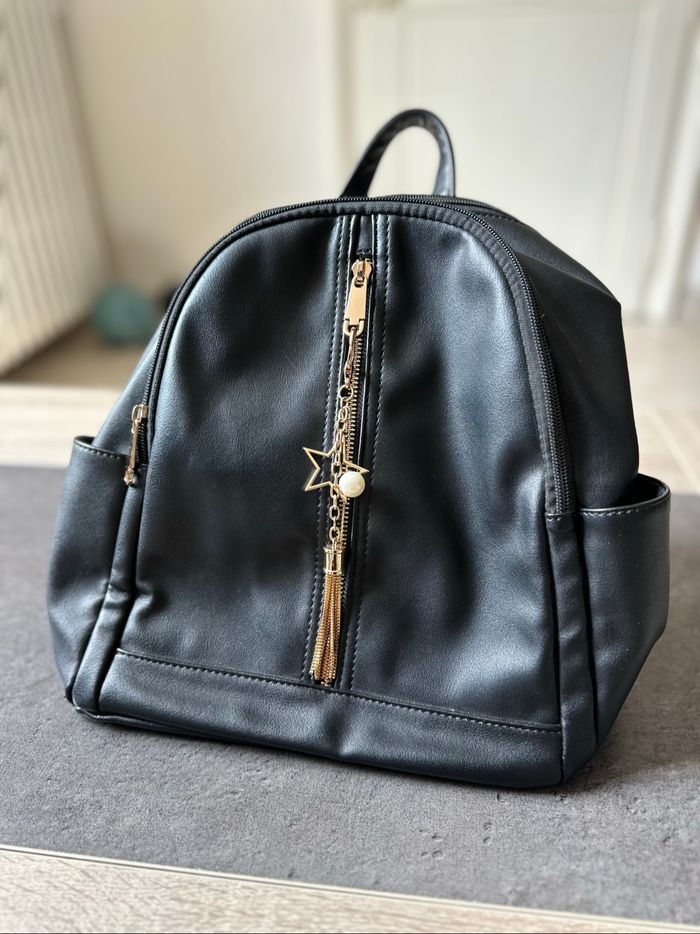 Sac à main / sac à dos neuf