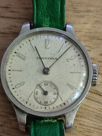 Ancienne montre Longines "Calatrava" datant probablement des années 40.