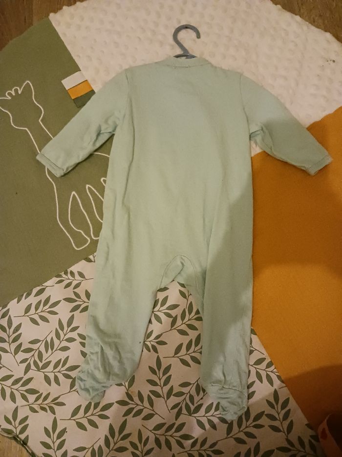 Pyjama de bébé taille 6 mois - photo numéro 3